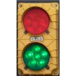 5. Semáforo con un sensor de movimiento — muestra la luz verde al conductor del camión permitiendo el movimiento en la rampa y cambia a la roja cuando hay que detenerse.
5. Semáforo con un sensor de movimiento — muestra la luz verde al conductor del camión permitiendo el movimiento en la rampa y cambia a la roja cuando hay que detenerse.