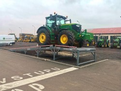 Rampa para maquinaria de gran tamaño para una empresa agrícola checa